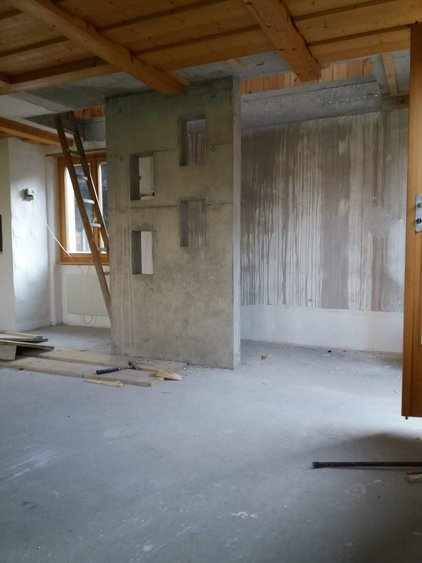 Betonwand in Wohnstube