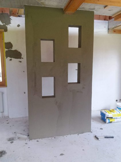 Betonwand in Wohnstube (Grundputz)